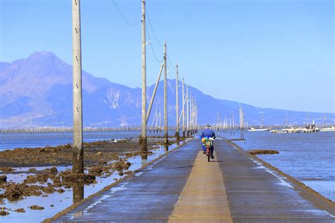 長部田海床路（海中道路）